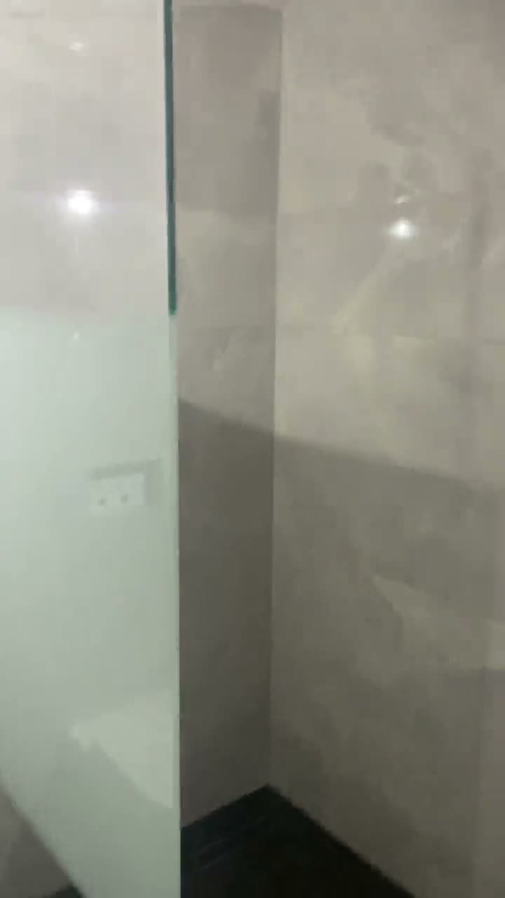 Walk-in Dusche grau